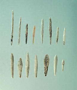 骨や角製のやじり