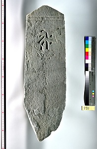 板碑（祇園城跡小山市民病院地点出土品）報告書No.142