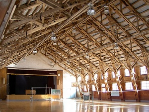 星槎大学（旧頼城小学校）体育館