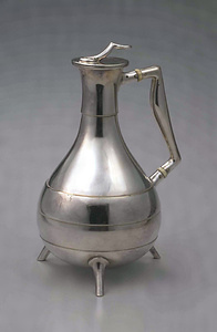 クラレットジャグ