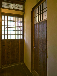 銅御殿 台所奥便所（女用）