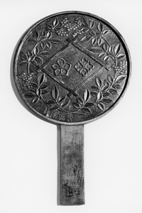 柄鏡　桔梗と花菱紋に南天