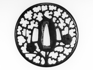 透鐔　梅樹文