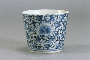 染付菊唐草文蕎麦猪口