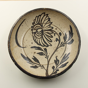 絵皿　月に菊文