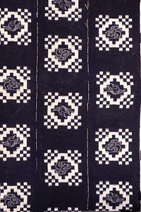 夜具地（部分）　鶴亀入り幾何学文