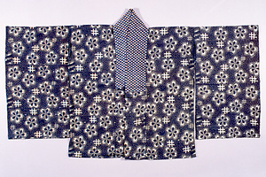 襦袢　桜に井桁文