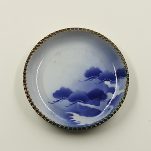 印判染付中皿　松文