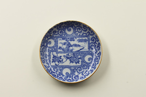 印判染付小皿　唐草地に花鳥・風景文