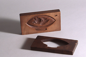 菓子木型　盃に亀文