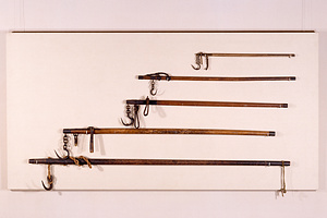 棹秤（上から四番目）