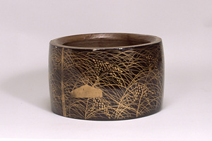 稲穂鳴子文蒔絵太鼓胴