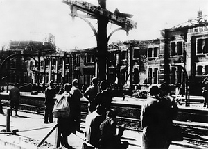 東京駅ホーム(昭和20年)