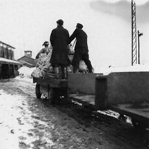 郵便物　運搬車(青森駅)