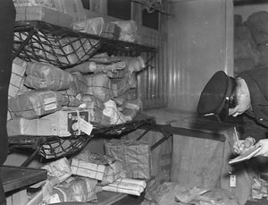 鉄道郵便車内作業　8-6