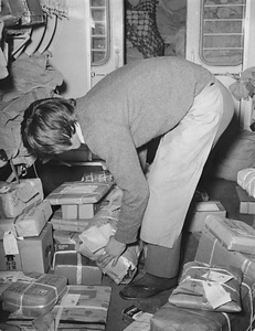 鉄道郵便車内作業（差立区分）