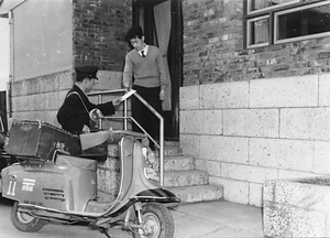 特殊(書留)郵便の配達(麻布局)