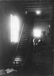 局内搬送作業(東京中央郵便局)　3-2