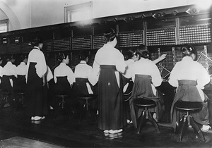 監視信号付並列複式交換機室