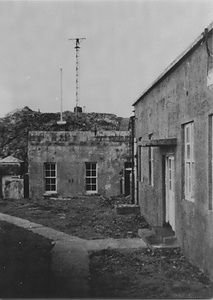 神子元島灯台　2-2