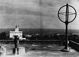 野島崎灯台と霧苗舎