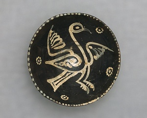 黒地白彩鳥文鉢