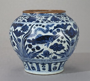 青花魚藻文壺