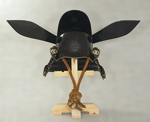 黒漆塗唐冠形張懸兜