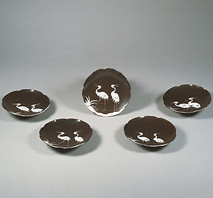 銹釉染付 双鶴文 輪花皿