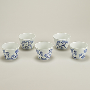 染付 枝垂桜文 猪口