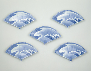 染付 雪持柴垣文 扇子形皿