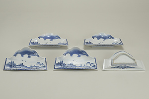 染付 桜閣山水文 富士形皿