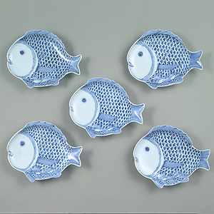 染付 魚形皿