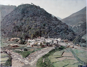 湯坂山と湯本温泉全景（956. YUMOTO）