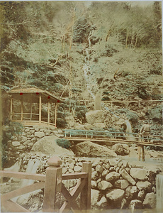 仙禽橋と亀屋旅館庭園