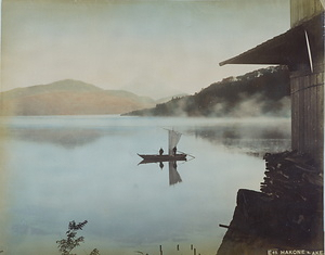 芦ノ湖を行く船と富士山（E49 HAKONE LAKE.）