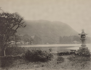 箱根神社から元箱根方面遠望（『The Hakone District』）