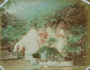 玉簾の滝と滝の前遊園（E5 TAMADARE WATERFALL AT YUMOTO, HAKONE）