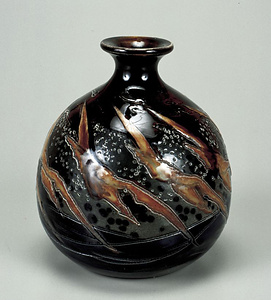 波に鳥文花瓶