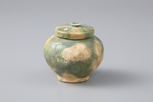 薬壺（二彩陶器）