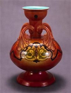 紅地線文アカンサス型手付き壺