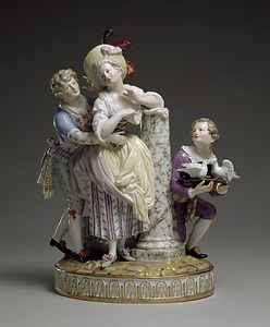 色絵置物「接近」