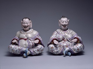 色絵置物「パゴダ（対）」