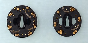 枝菊に短冊図大小鐔