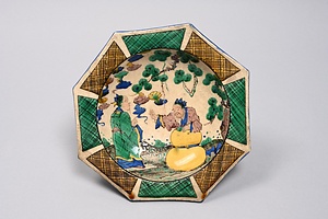 色絵二仙図八角皿