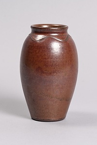 褐釉瓶
