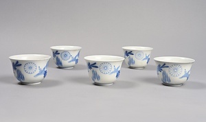 染付有職文猪口