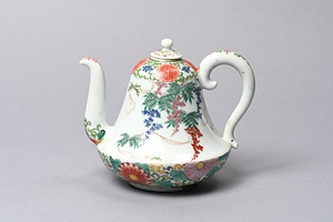 色絵花卉文水注