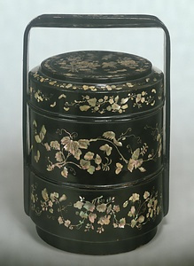 花鳥螺鈿提手付東道盆