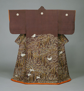 小袖 紫縮緬地葦鷺網干風景模様（三つ葉葵紋付）